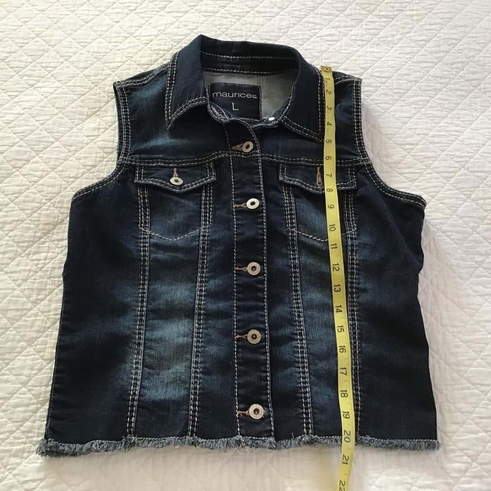 Maurices Womens Dark Wash Denim Vest Frayed Hem Button Front Sz L Western Summer - Picture 6 of 6
